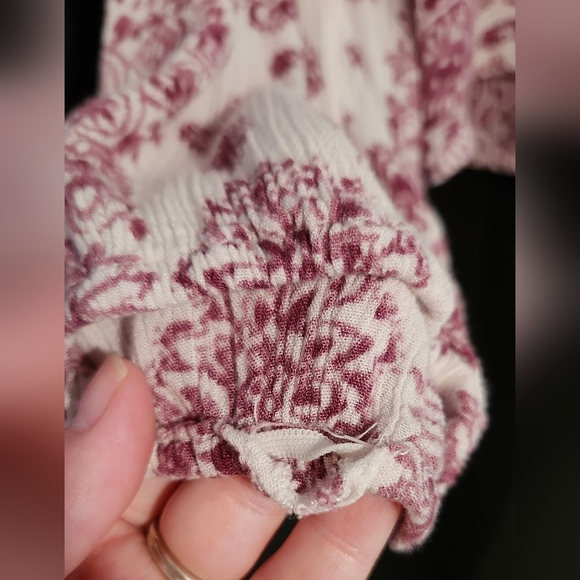 Hollister Womens Peasant Top Size M Purple Floral Gauzy‎ Crochet Boho Flowy - Picture 3 of 6